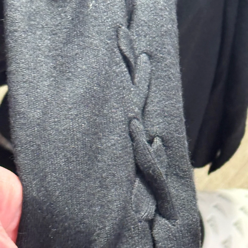 Black Long Sleeve Sweater​